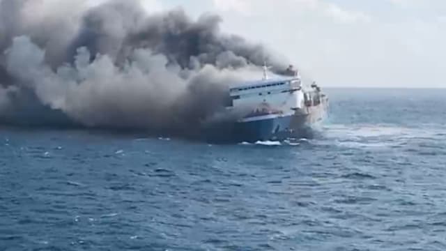 印尼渡轮马都拉岛附近海域起火 至少5死41人失踪