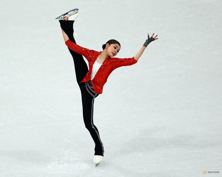 Figure skating-Russian teen Petrosian dazzles in Olympic figure skating debut