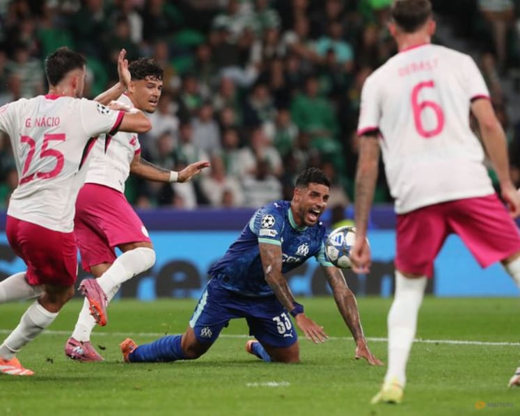 Sporting produce late rally to down 10-man Marseille