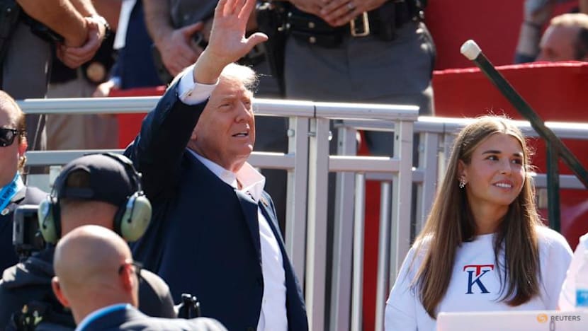 Trump arrives at Ryder Cup to cheers as home fans hope to boost US team