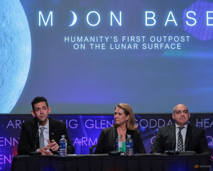 NASA picks Blue Origin, other space firms for moon missions 