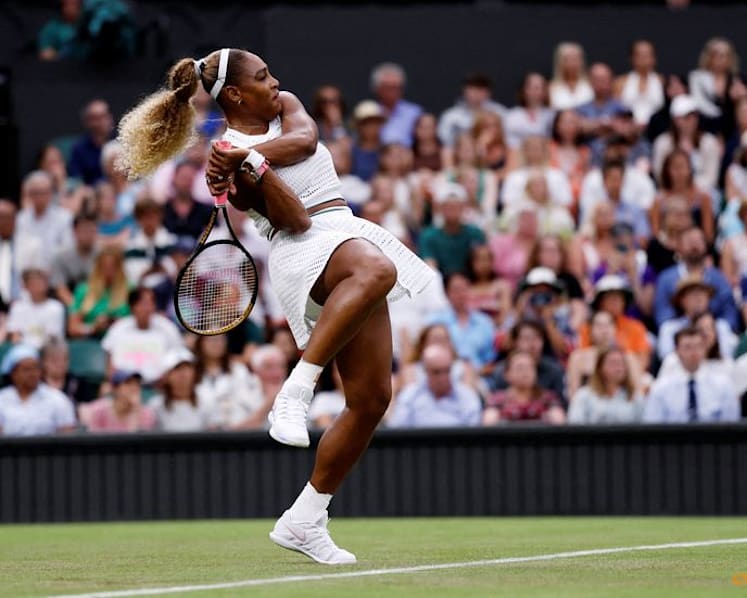 Serena's Wimbledon comeback fizzles out in first round