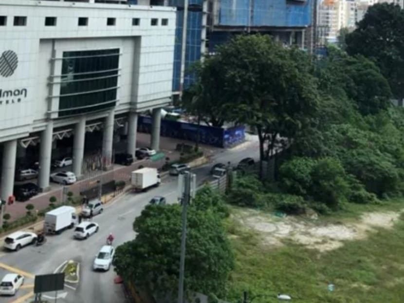 ‘Tilting’ tower under construction in KL causes panic; turns out, that’s just the design