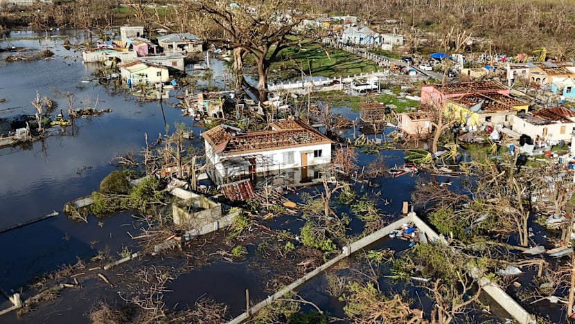 Hurricane Melissa leaves 49 dead in Caribbean, churns north Hurricane Melissa leaves 49 dead in Caribbean, churns north