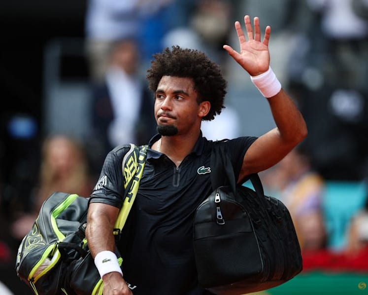 Frenchman Fils out of Roland Garros due to hip pain