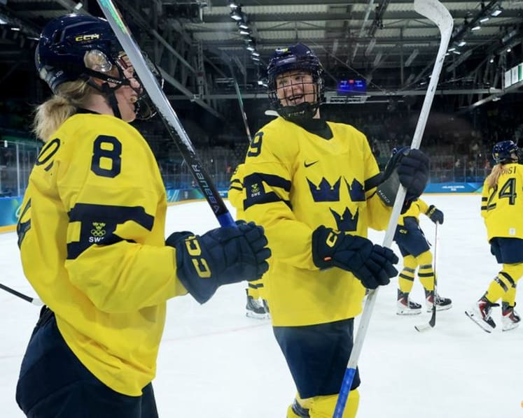 Ice hockey-Heartbroken Czechs left to rue power play misses after quarter-final defeat