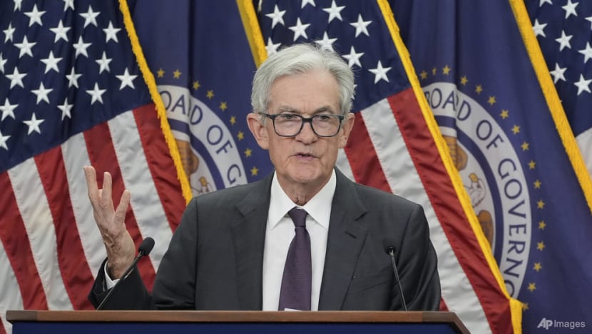 US Fed Chair Powell, citing jobs risk, opens door to rate cuts but doesn't commit
