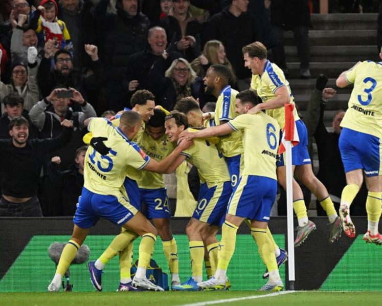 Southampton's Charles nets late winner to stun Arsenal 2-1 in FA Cup