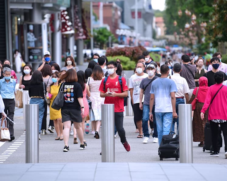 Singapore reports 7,806 new COVID-19 cases, 3 deaths