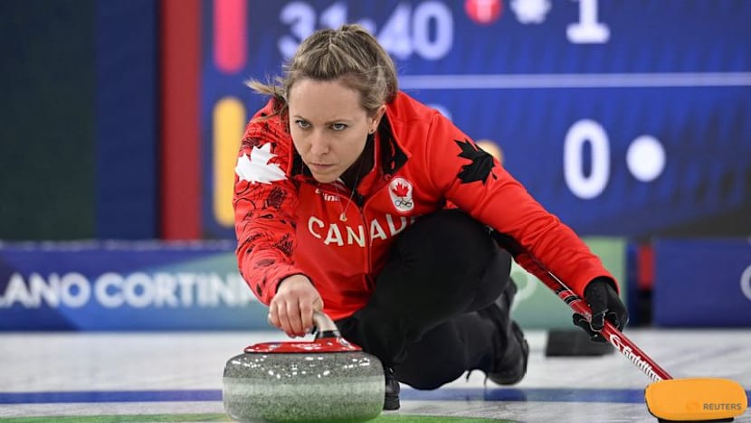 Curling-Canada beat South Korea to qualify for semi-finals, USA also through