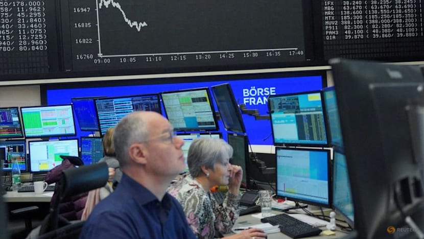 Stocks advance on tech strength; Mideast in focus