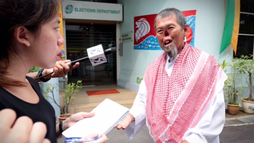 Potential candidates arrive at the Elections Department