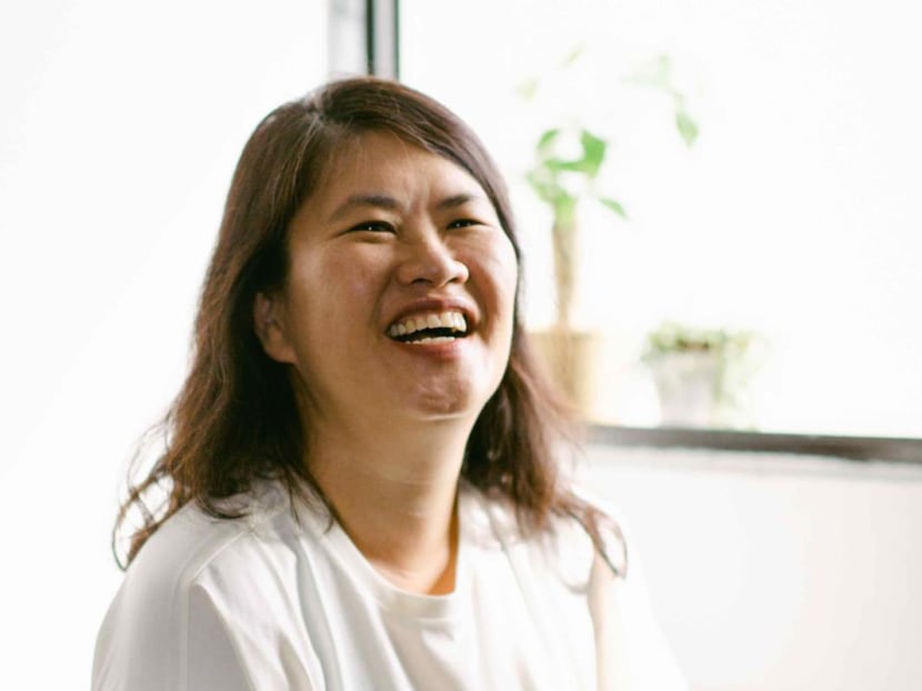 The 'death doula' who invites people to discuss the taboo subject over dinner with an aim to live well