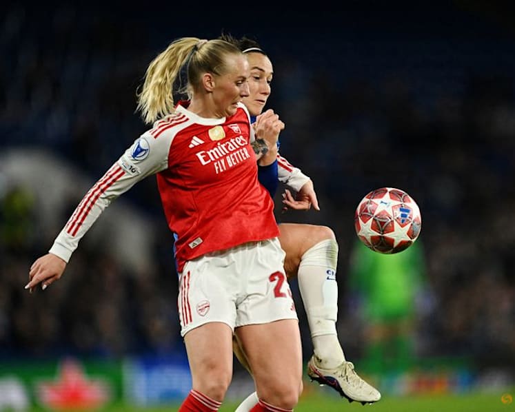 Arsenal into Women's Champions League semis after 3-2 aggregate win over Chelsea