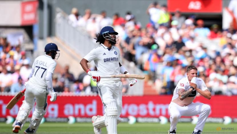 Gill and Rahul steady India after early wobble to frustrate England
