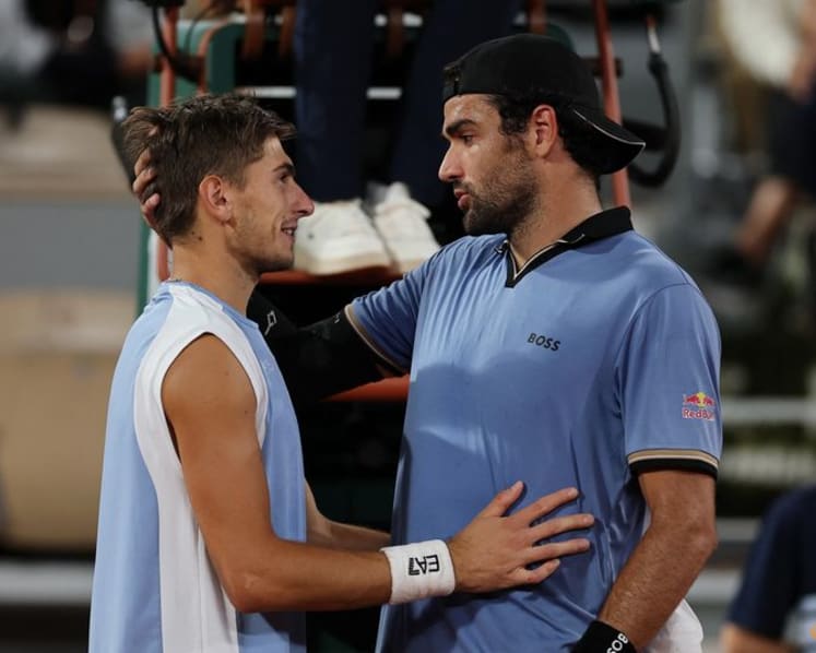 Arnaldi through to semi-finals as fellow Italian Berrettini retires injured