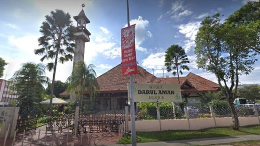 Bogel di masjid, ancam guru agama dengan pisau; 2 lelaki dipenjara