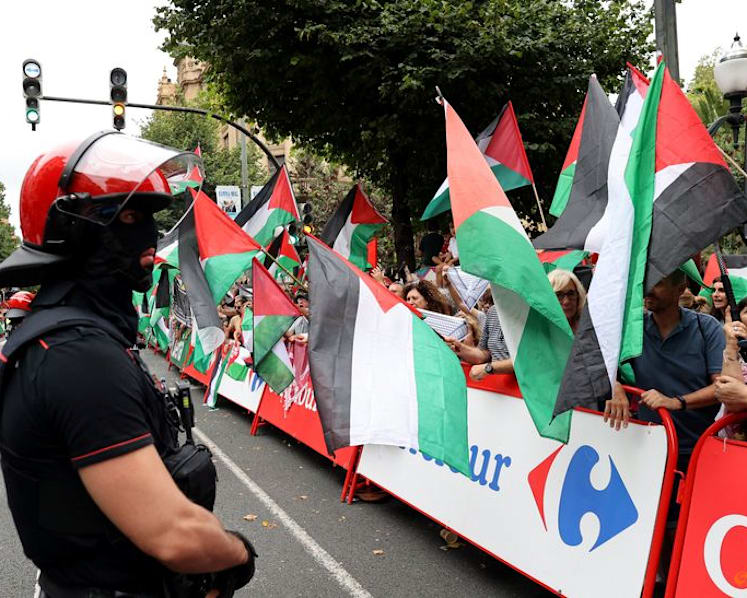 No Vuelta stage 11 winner after protesters disrupt finish line