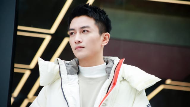 陈晓缺席陈妍希父亲丧礼挨轰，被拍到聚餐喝醉！