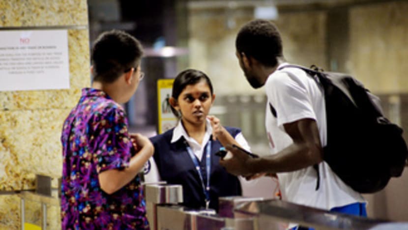 Transactions across MRT fare gates continue despite warning