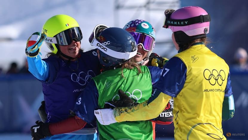 Snowboard-Australian Baff sprints to first gold in women's cross