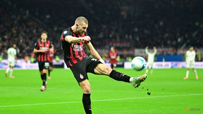 Milan grind out vital win over Roma to leave Serie A tight at the top