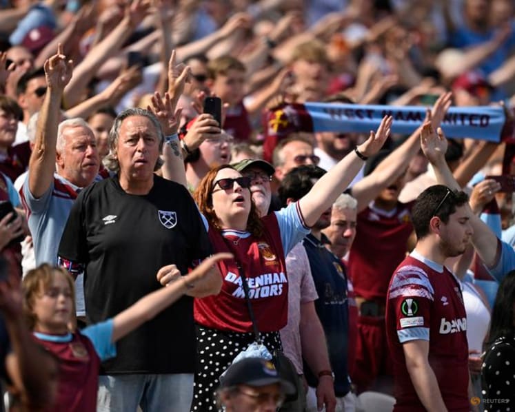 West Ham appeal to fans to avoid 'offensive and divisive' chants