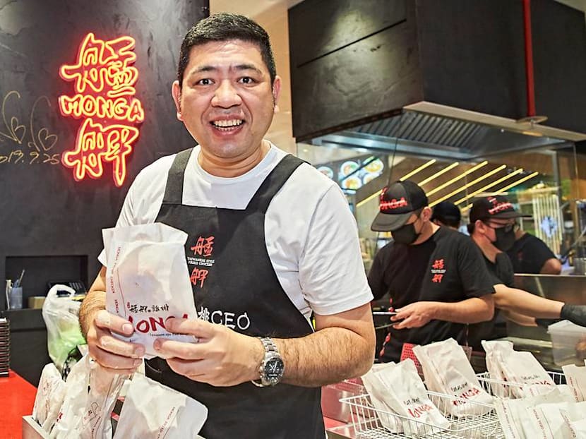 Taiwanese Comedian Nono Cuts Ties With Monga Fried Chicken Cutlet Chain