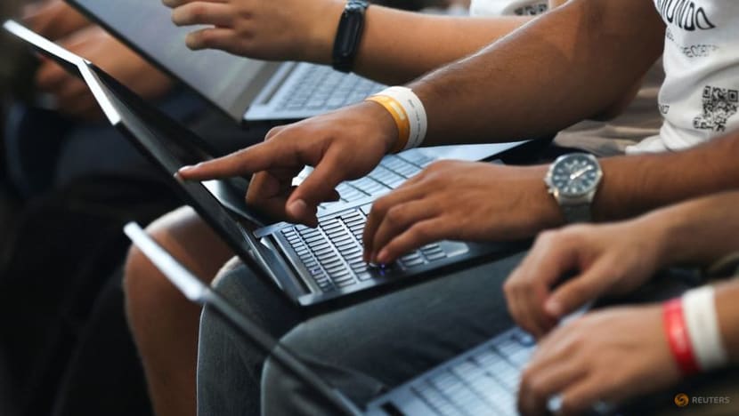 Portuguese school sets world record for largest programming lesson Portuguese school sets world record for largest programming lesson