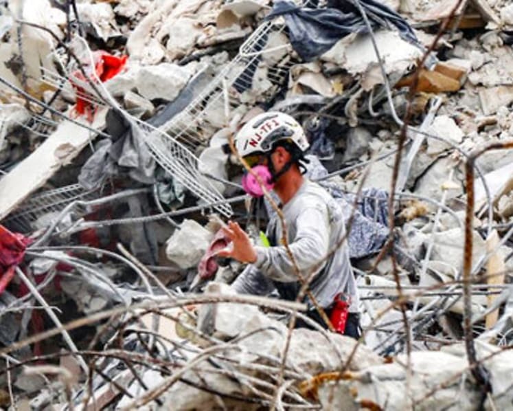  'No chance of life': Search of collapsed Florida condominium shifts from rescue to recovery 