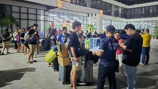 菲律宾警方捣毁一网络诈骗中心 解救数百人逮捕八嫌犯