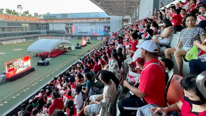 Hampir 80,000 orang sertai sambutan Hari Kebangsaan di Hab Tampines Kita Hampir 80,000 orang sertai sambutan Hari Kebangsaan di Hab Tampines Kita