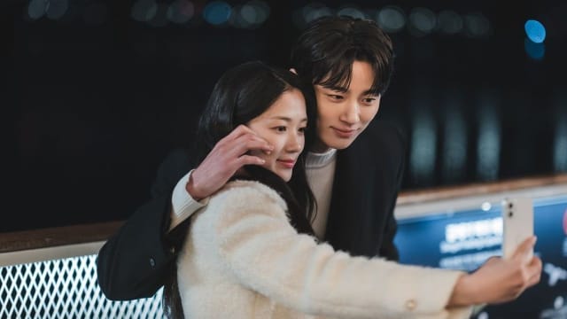 称边佑锡、金惠奫眼神不一般　“Lovely Runner”导演：可能在交往