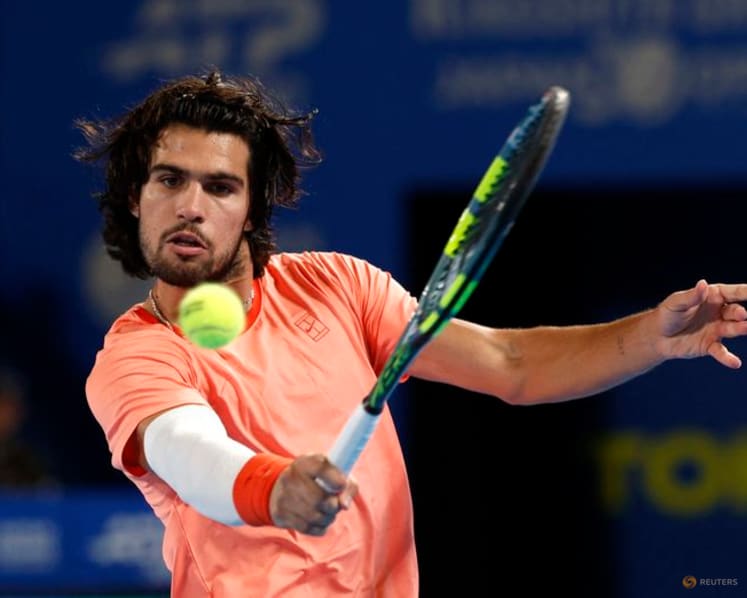 Alcaraz rallies past Munar into Japan Open final