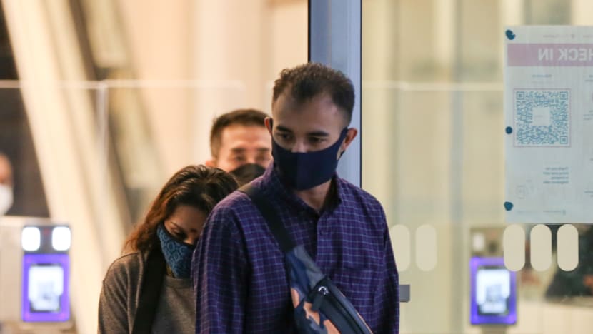 5 days' jail for man who helped unvaccinated friend enter Sentosa bar using his TraceTogether app