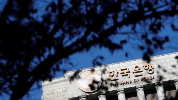 Bank of Korea minutes suggest another interest rate cut imminent - Channel News Asia (Picture 2)
