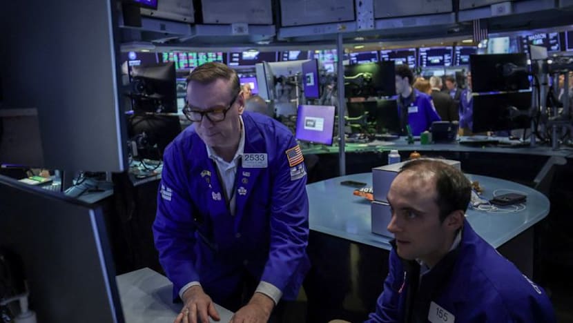 Oil prices rise with eyes on UAE, AI concerns weigh on stocks