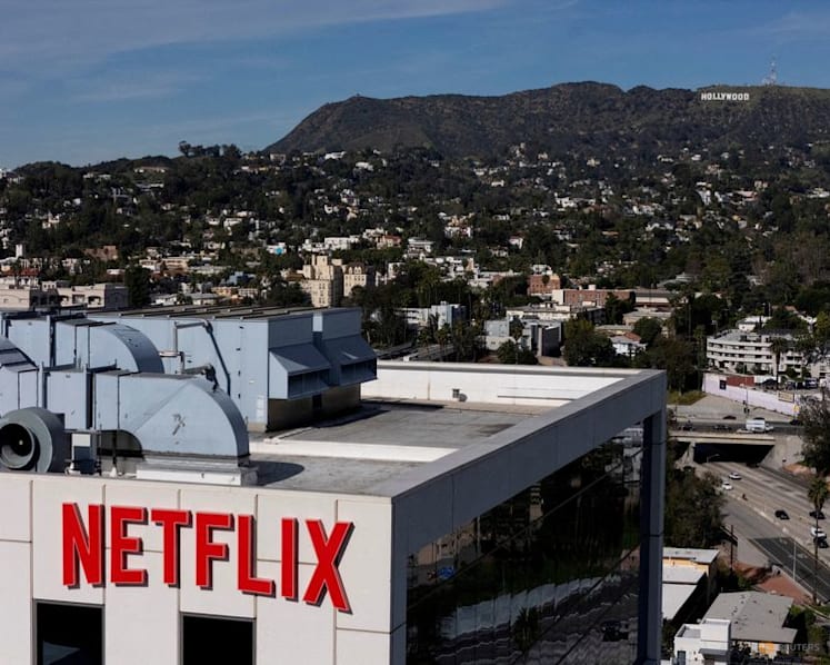 Paramount Skydance wins Warner Bros; Netflix walks away and its shares jump