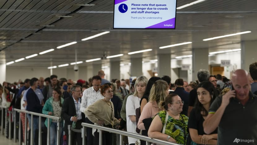 Commentary: Amid flight cancellations and airport chaos, is it worth travelling right now? Commentary: Amid flight cancellations and airport chaos, is it worth travelling right now?