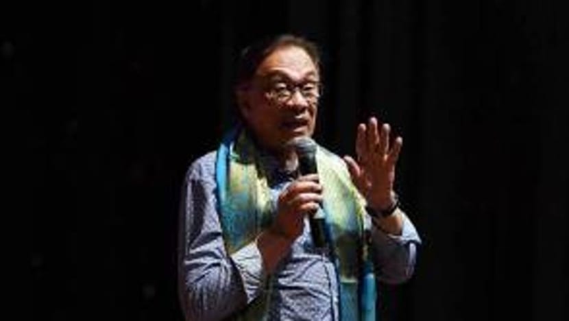 Penampilan semula Anwar di Parlimen dapat reaksi positif anggota kabinet