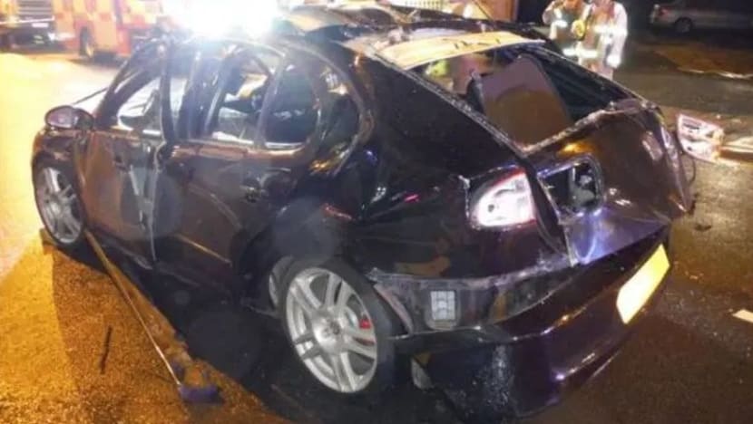 Kereta meletup kerana pemandu sembur penyegar udara 'berlebihan', nyalakan rokok Kereta meletup kerana pemandu sembur penyegar udara 'berlebihan', nyalakan rokok