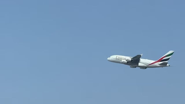 飞9100公里后回到起点 伊朗战事引发数十趟“无目的地航班”