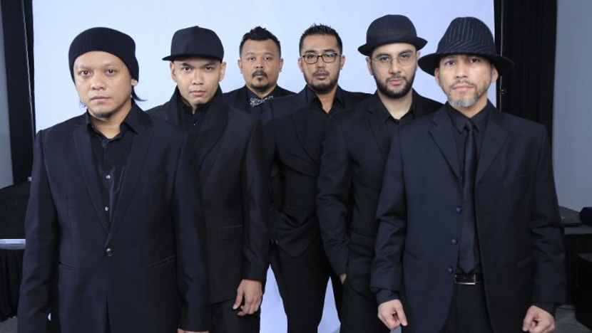 Kumpulan ‘Tipah Tertipu’ Ruffedge mahu bertukar ‘kasih-sayang’ semasa konsert di S’pura Kumpulan ‘Tipah Tertipu’ Ruffedge mahu bertukar ‘kasih-sayang’ semasa konsert di S’pura