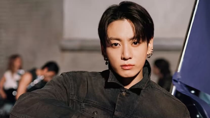 Jungkook BTS x Calvin Klein rilis koleksi fashion, ada sisipan 'pesan rahasia' buat ARMY