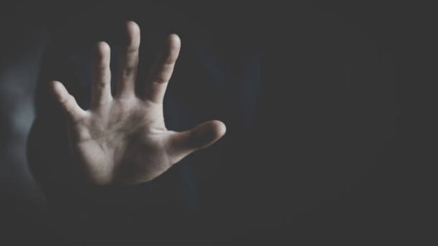以为“小鬼”骚扰 女房客装电眼揭发是房东非礼