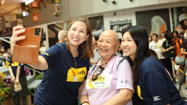“散发希望”筹款活动 逾4000人剃发支持癌童