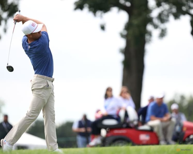 US edge International team in tight Presidents Cup opener
