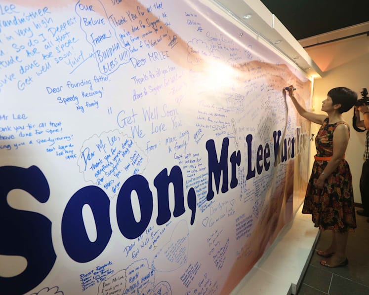PM Lee meets with well-wishers at Tanjong Pager CC; pens get-well note for Mr Lee Kuan Yew
