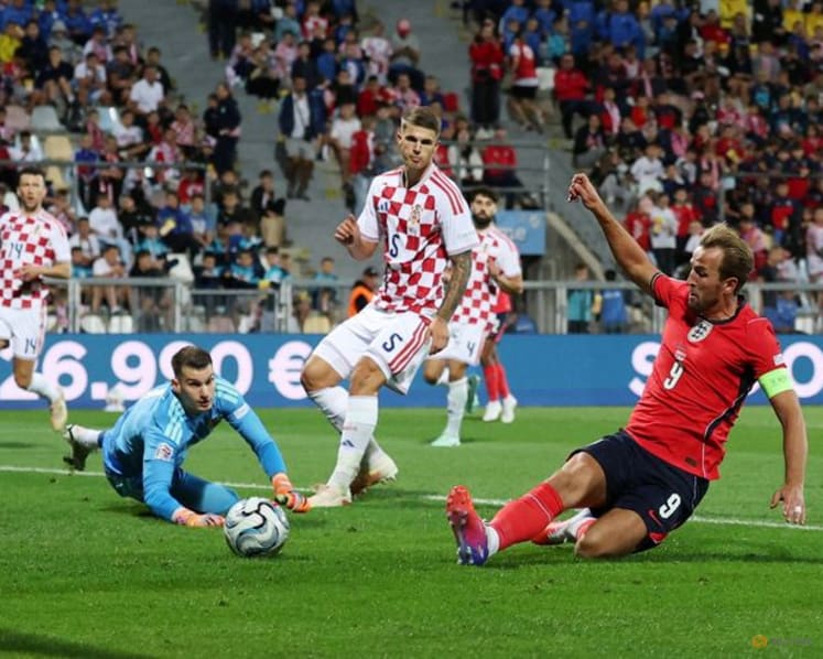 Doubles from Kane and Saka power England to 7-0 rout of Croatia