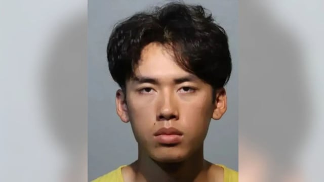 美国亚裔丈夫割喉杀妻 边握妻手边播最爱歌曲